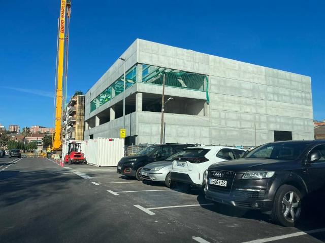 Nave industrial en Alquiler en Almeda El Corte Inglés