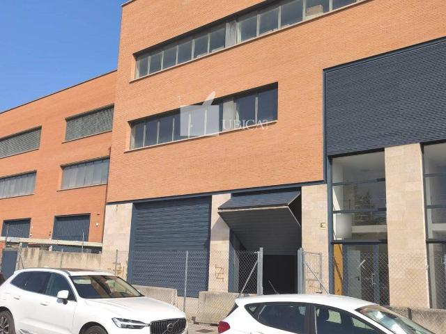 Nave industrial en Alquiler en Almeda El Corte Inglés