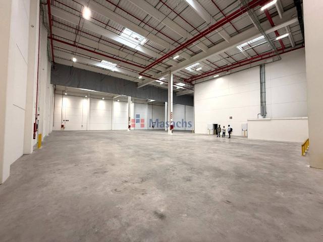 Nave industrial en Alquiler en Almeda El Corte Inglés