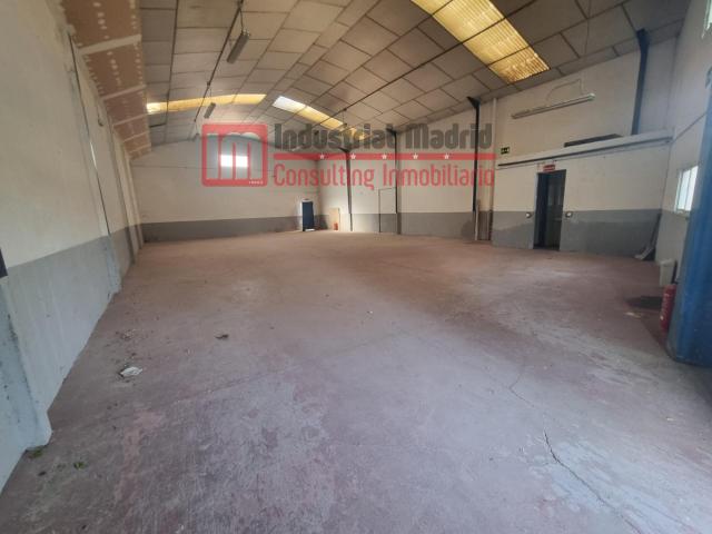 Nave industrial en alquiler en Arganda del Rey – 200 m2 + patio privado de 80 m2