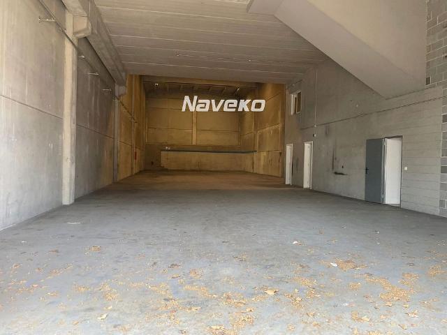 Nave industrial en alquiler en avenida De Arraona, Barbera del Vallès, de 800 m² por 3.500