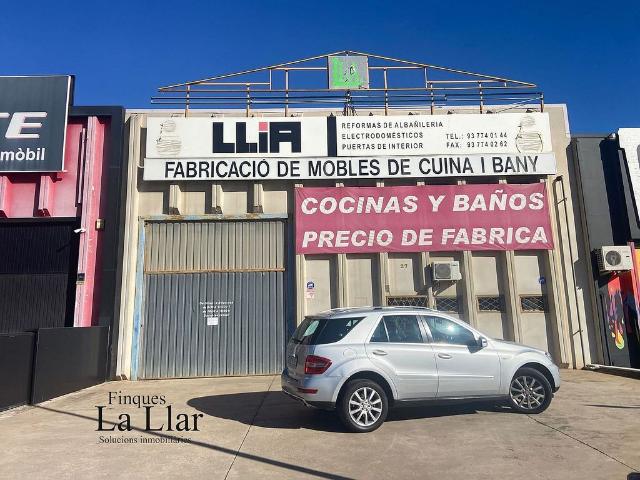 Nave industrial en alquiler en avenida Del Congost, Martorell, de 715 m² por 4.500