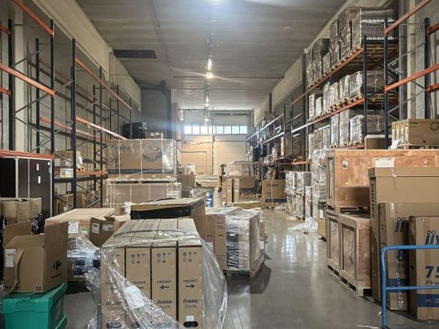 Nave industrial en alquiler en avenida Del Maresme, Cornellà de Llobregat, de 1.290 m² 2 habitaciones por 7.750