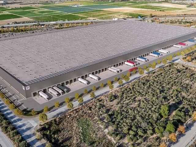 Nave industrial en alquiler en avenida Dels Mercaders, Reus, de 111.246 m² 1 habitación por 528.000