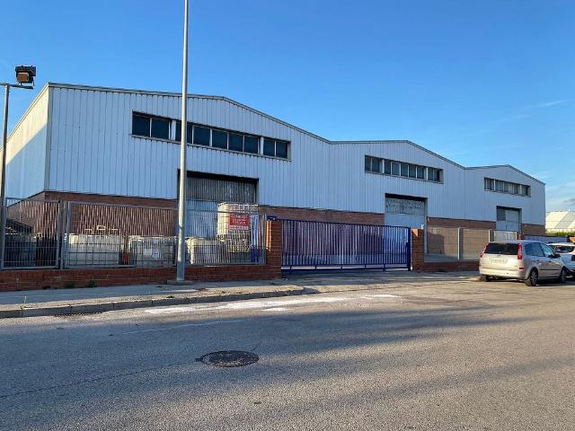 Nave industrial en alquiler en avenida Països Catalans, Santa Margarida i els Monjos, de 3.335 m² 4 habitaciones por 14.000
