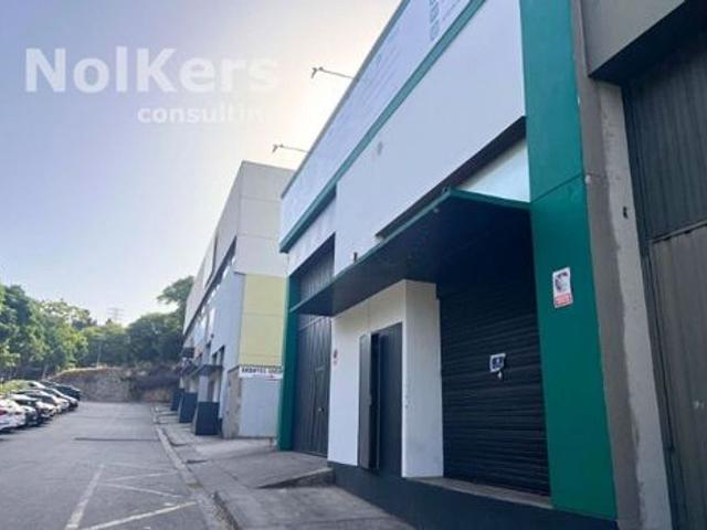 Nave industrial en alquiler en Badalona, de 480 m² 2 habitaciones por 3.500