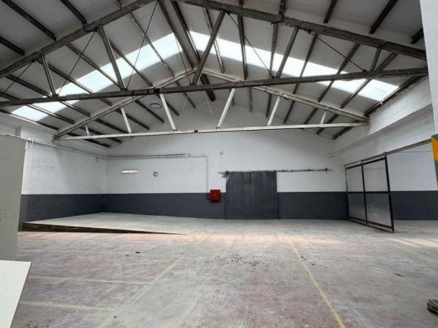 Nave industrial en alquiler en Barbera del Vallès, de 1.449 m² por 6.500