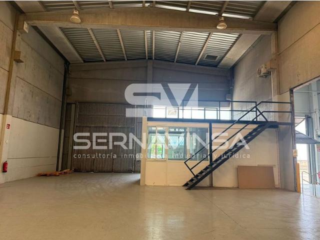Nave industrial en alquiler en Barbera del Vallès, de 325 m² 1 habitación por 2.000