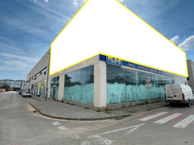 Nave industrial en Alquiler en Barri dels Escriptors