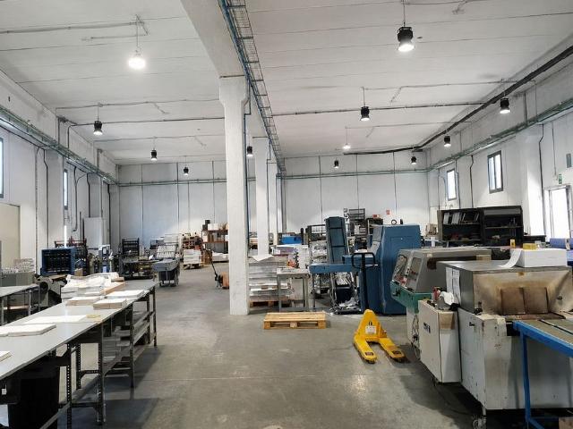 Nave industrial en alquiler en Gavà, de 2.400 m² 2 habitaciones por 11.000