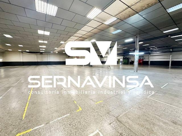 Nave industrial en Alquiler en Gràcia