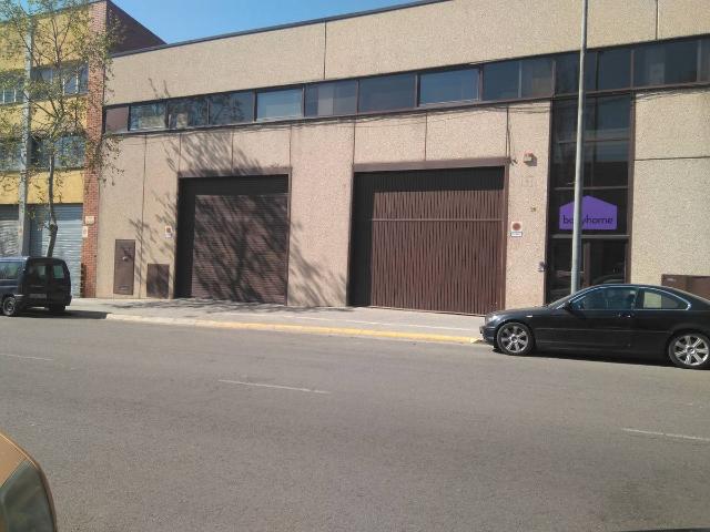 Nave industrial en Alquiler en Gràcia