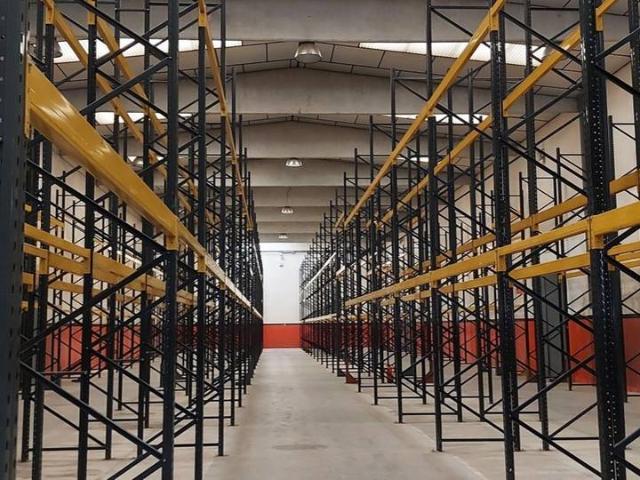 Nave industrial en Alquiler en Gràcia