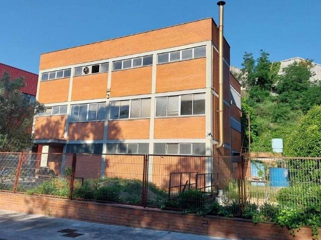 Nave industrial en alquiler en Granollers, de 1.000 m² por 5.000