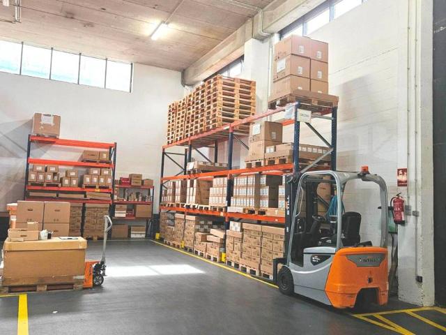 Nave industrial en Alquiler en Granvia LH