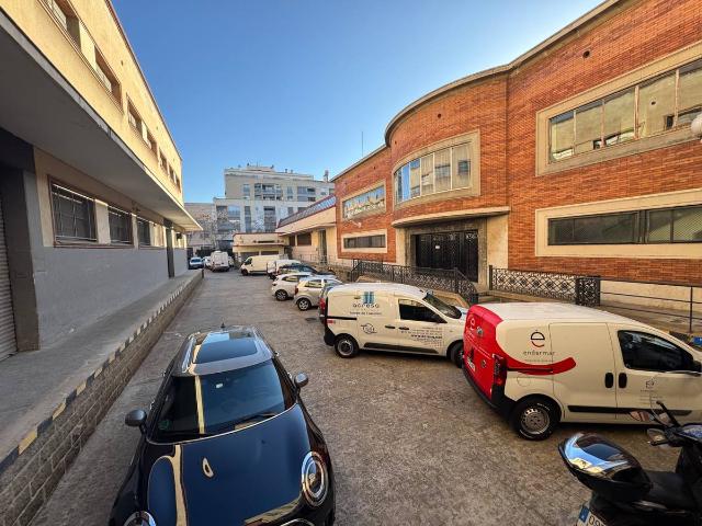 Nave industrial en Alquiler en Eixample