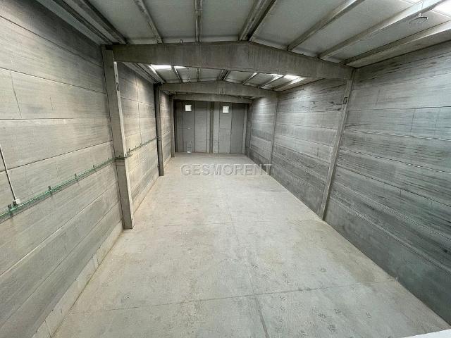Nave industrial en alquiler en Esparreguera, de 678 m² por 4.248