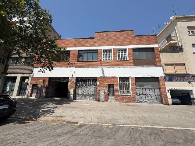 Nave industrial en Alquiler en La Verneda
