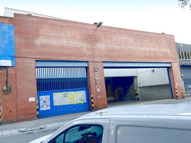 Nave industrial en Alquiler en La Verneda i la Pau
