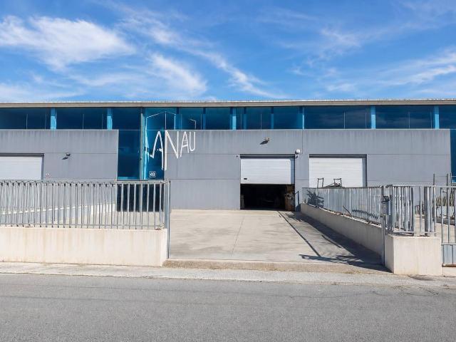 Nave industrial en Alquiler en L'Aldea