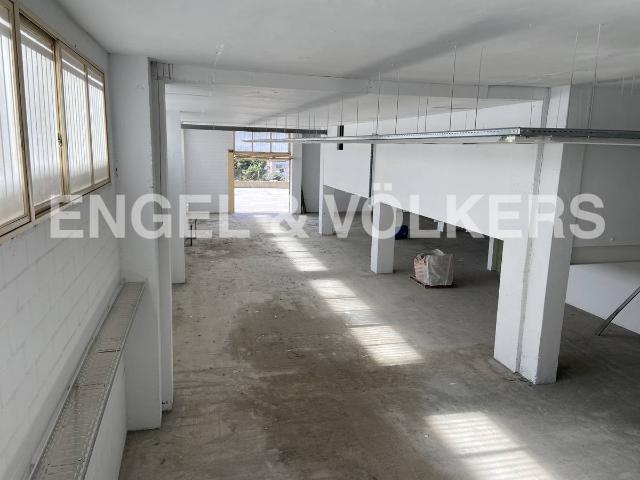 Nave industrial en Alquiler en Les Planes