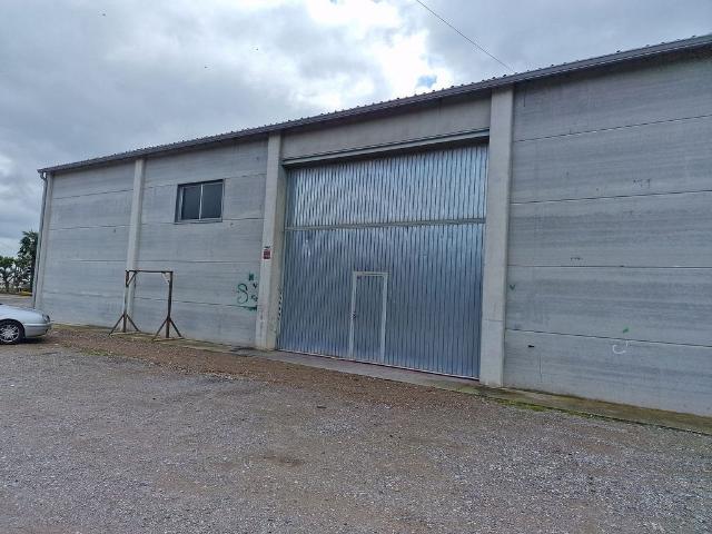 Nave industrial en alquiler en Lleida, de 260 m² por 500