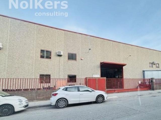 Nave industrial en alquiler en Montcada i Reixac, de 1.150 m² 4 habitaciones por 6.325