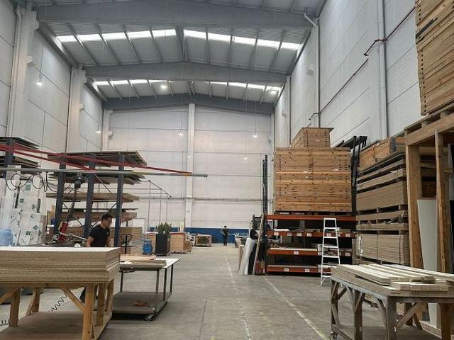 Nave industrial en alquiler en Montcada i Reixac, de 2.200 m² 2 habitaciones por 14.974