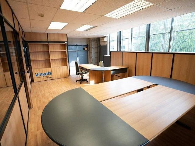 Nave industrial en alquiler en Mataró, de 799 m² por 3.500