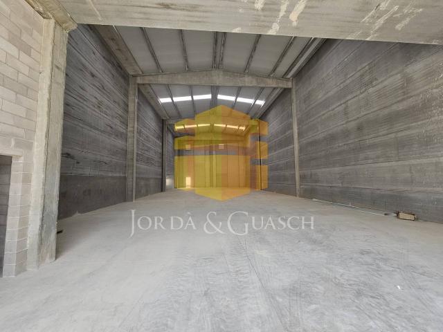 Nave industrial en Alquiler en Nucli Urbà
