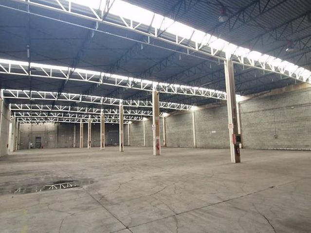 Nave industrial en alquiler en Sant Andreu de la Barca, de 3.700 m² por 18.500