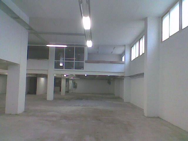 Nave industrial en alquiler en Sant Joan Despí, de 3.400 m² 2 habitaciones por 12.000