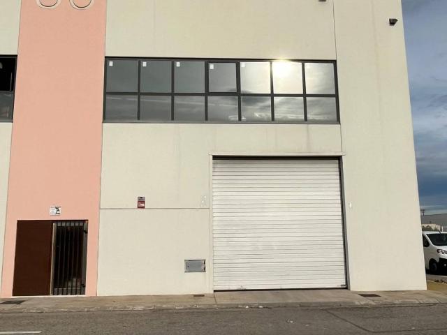 Nave industrial en Alquiler en Santa Oliva