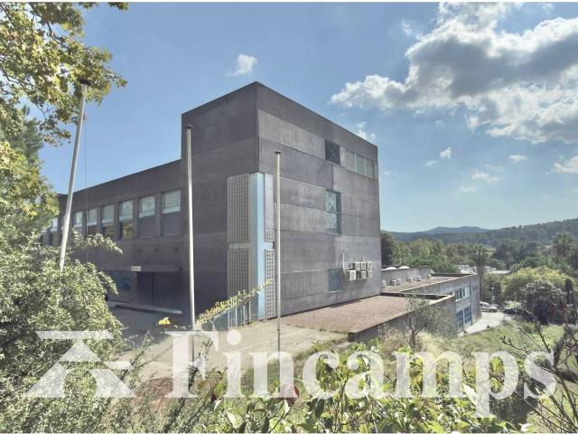 Nave industrial en Alquiler en Serraparera