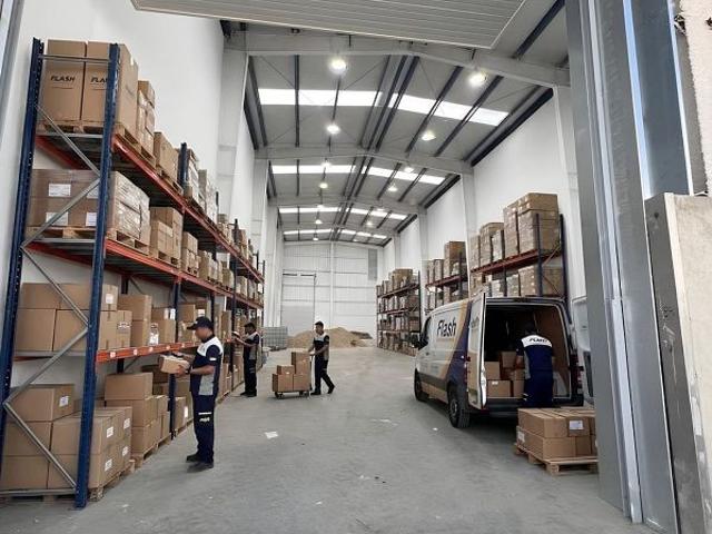 Nave industrial en alquiler en polígono Industrial Camí Dels Frares, Lleida, de 421 m² 1 habitación por 1.600