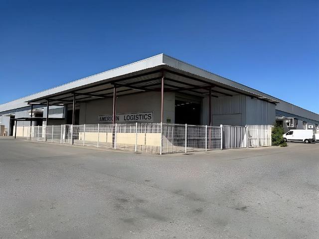 Nave industrial en alquiler en polígono Industrial Camí Dels Frares, Lleida, de 446 m² 7 habitaciones por 2.000