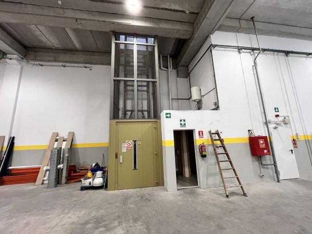 Nave industrial en Alquiler en Port