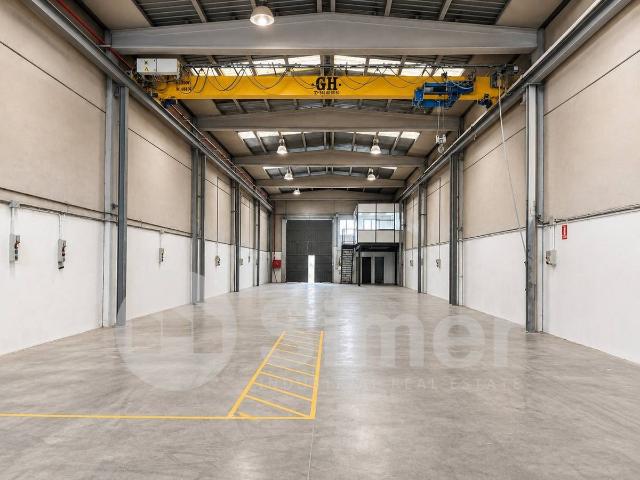 Nave industrial en Alquiler en Palau solità i Plegamans