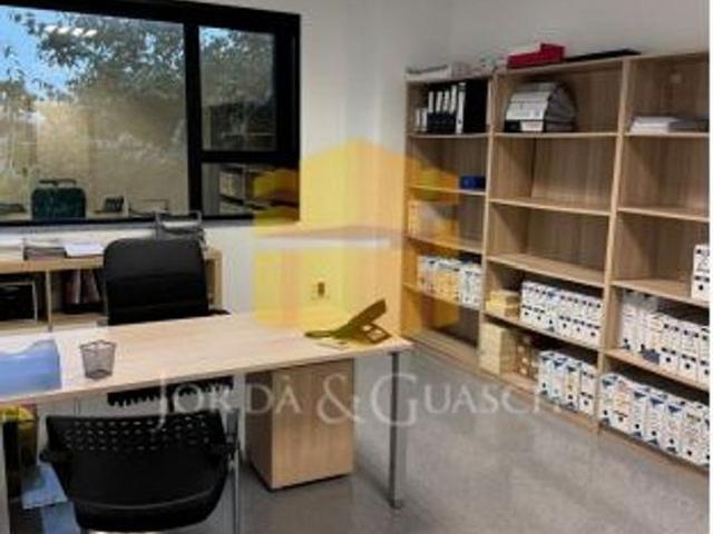 Nave industrial en alquiler en pasaje Del Mercat, Prat de Llobregat, El, de 1.130 m² 2 habitaciones por 7.500