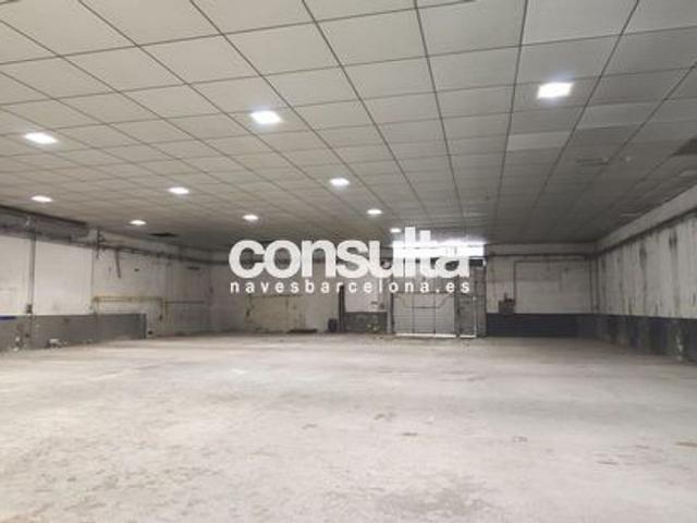 Nave industrial en alquiler en plaza De Palestina, Barcelona, de 2.318 m² 1 habitación por 15.000