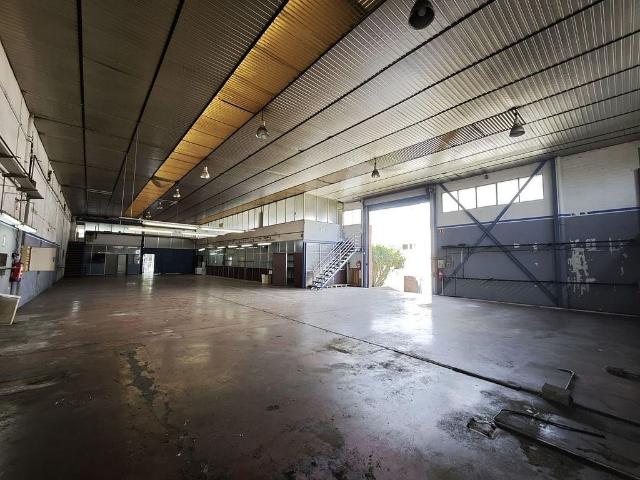 Nave industrial en alquiler en ronda Indústria, Barbera del Vallès, de 899 m² por 3.910