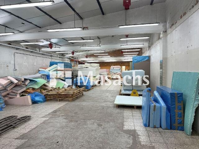 Nave industrial en alquiler en Terrassa, de 2.000 m² 2 habitaciones por 8.500