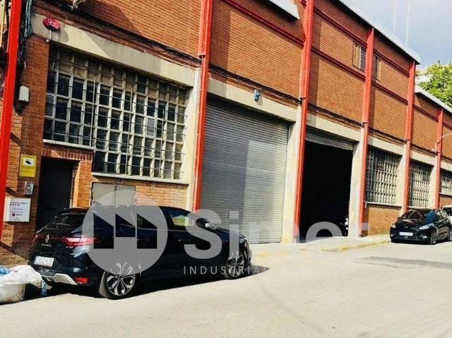 Nave industrial en alquiler en Terrassa, de 950 m² por 3.800