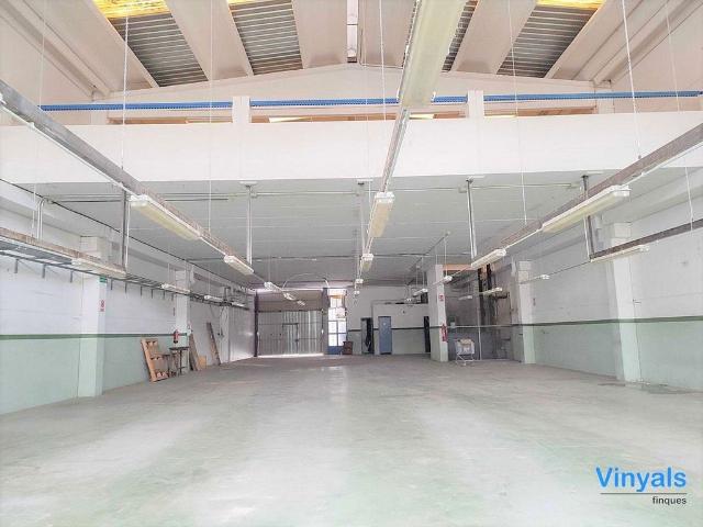 Nave industrial en alquiler en Vilassar de Mar, de 839 m² por 4.400