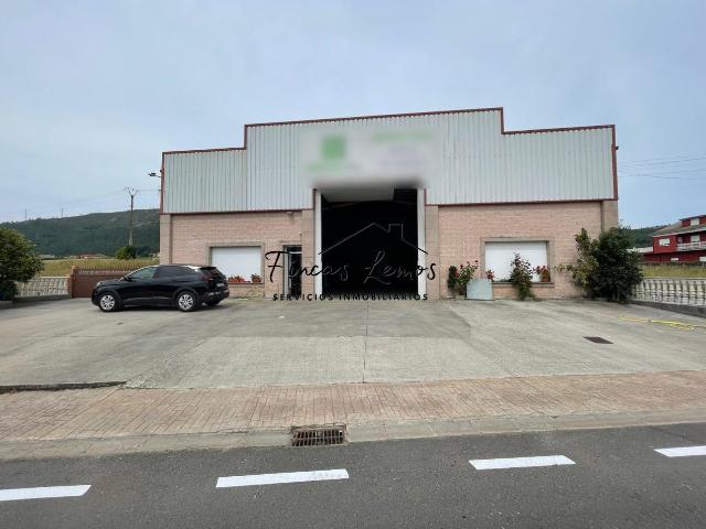 Nave industrial en alquiler en Vimianzo 500 m² con oficinas y parking