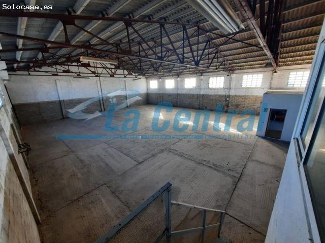 Nave industrial en el Polígono Tosses dAmposta gestionada por La Central