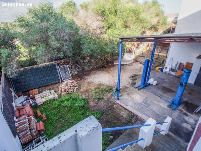 Nave Industrial en Es Castell