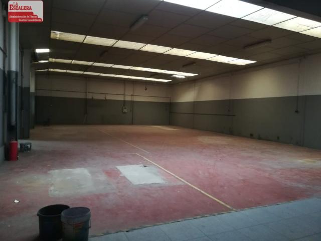 Nave industrial en Onil, parcela 1200m2, tiene fuerza