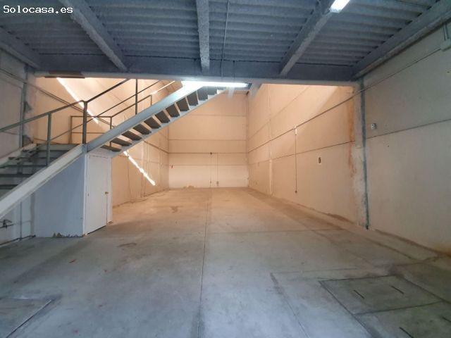 Nave Industrial en P.I. La Negrilla Sevilla