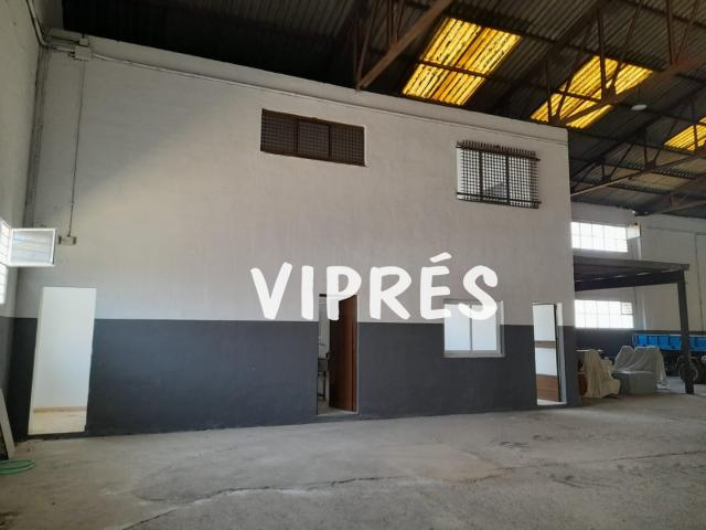 Nave Industrial en venta con 1070 m2, 2 dormitorios en Casco Antiguo Cáceres